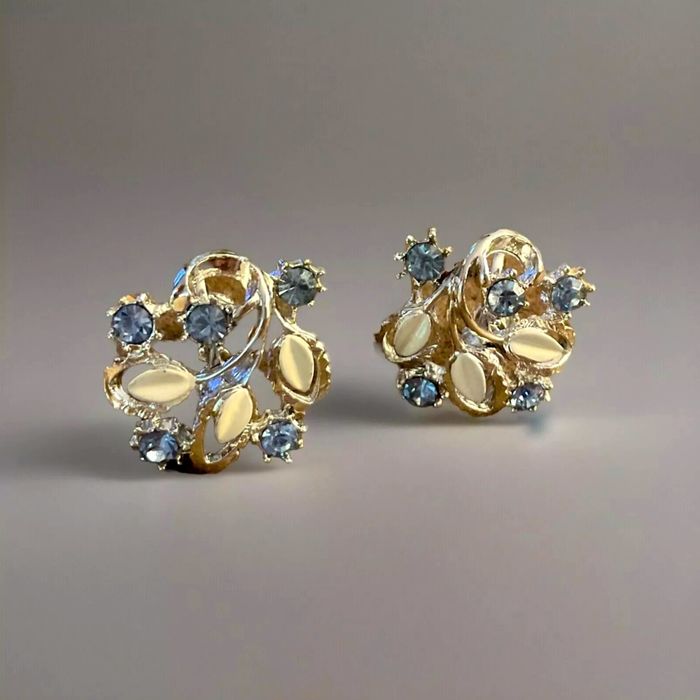 1950’s Vtg Silver tone Austrian Blue Crystal Flower Screw Back Earrings